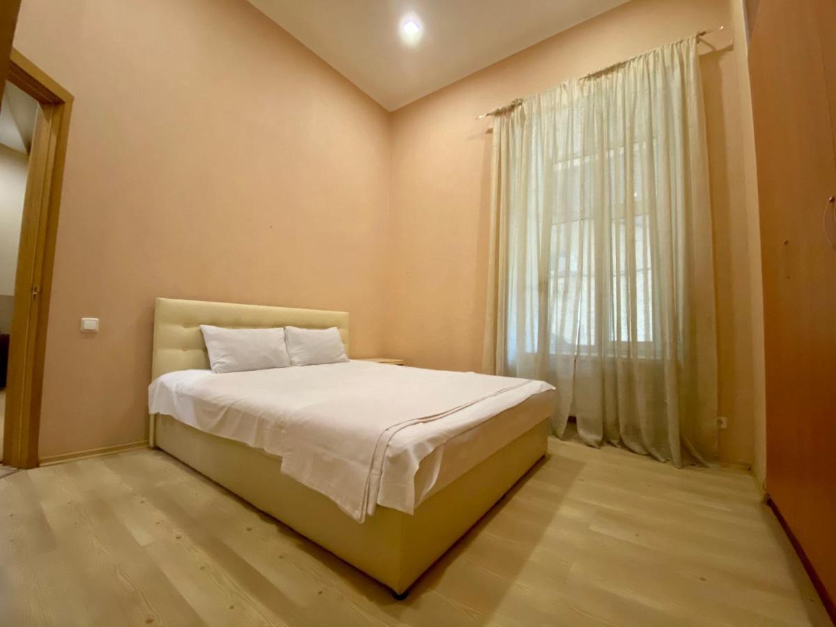 Central Apartments Odessa Ngoại thất bức ảnh