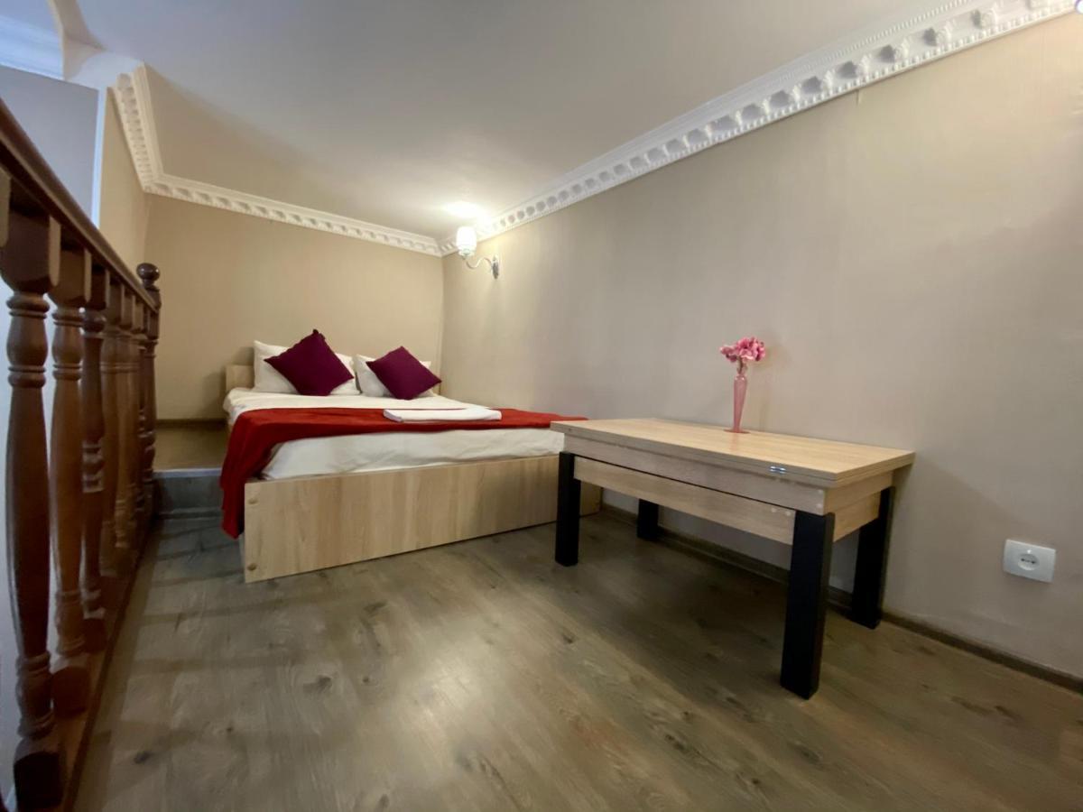 Central Apartments Odessa Ngoại thất bức ảnh