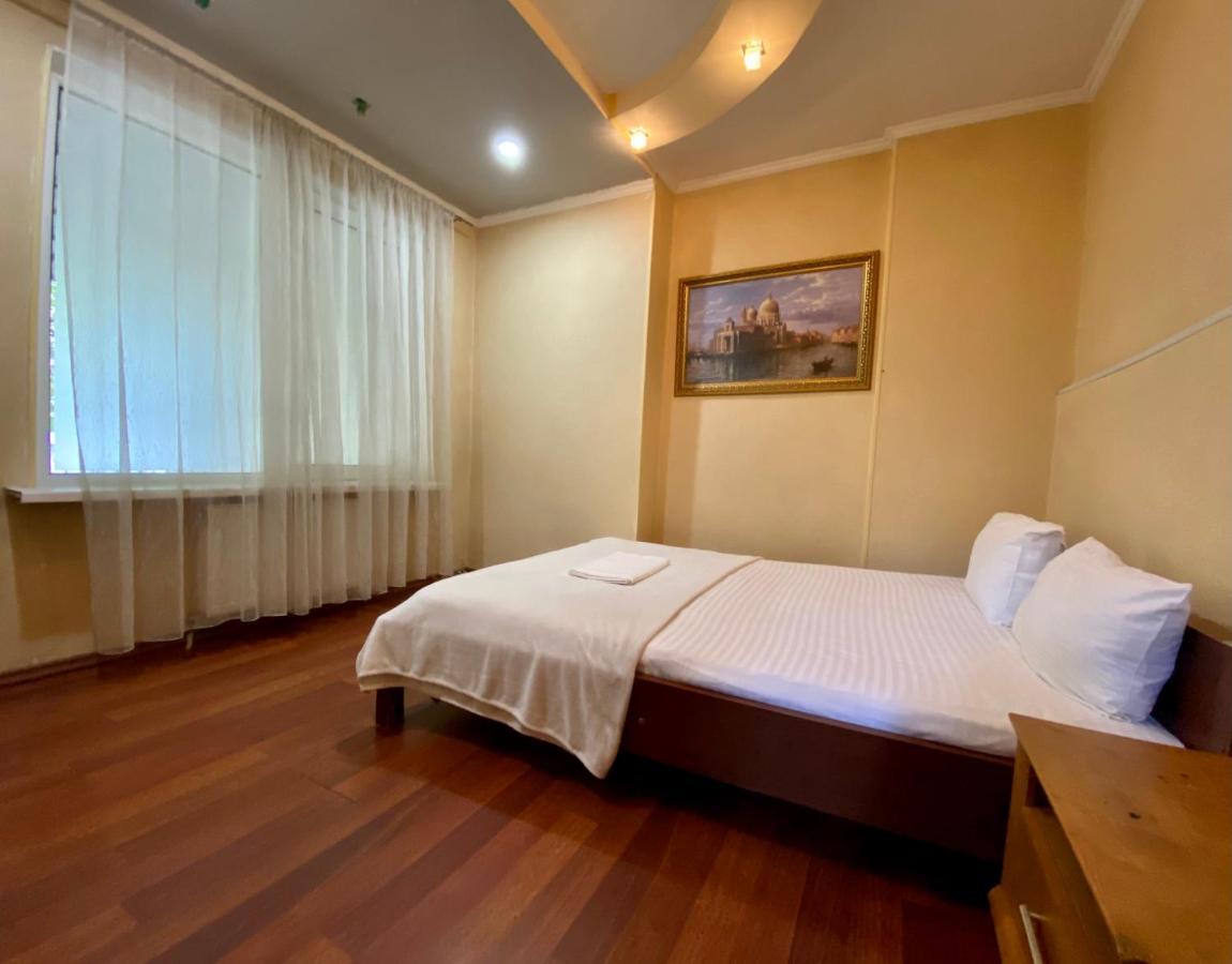 Central Apartments Odessa Ngoại thất bức ảnh